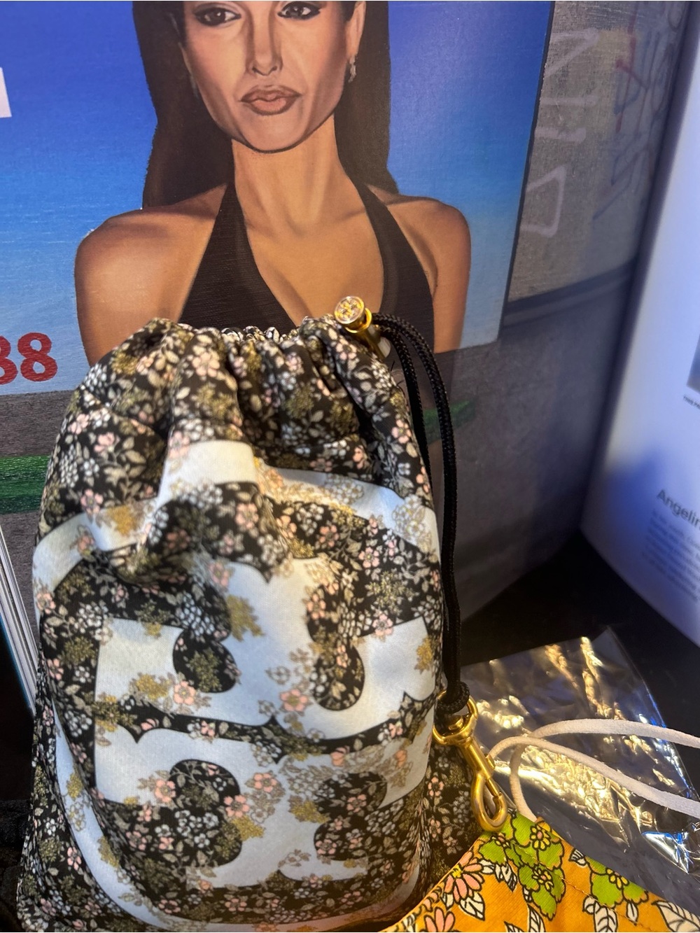 Tory Burch Bundle: Yellow Floral Face Mask W Logo Sak & Tassel Earrings & Bag - Picture 8 of 8